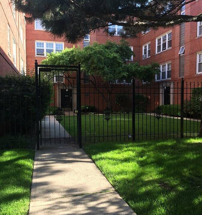 1st image of 2436 W Farragut Ave APT 2B