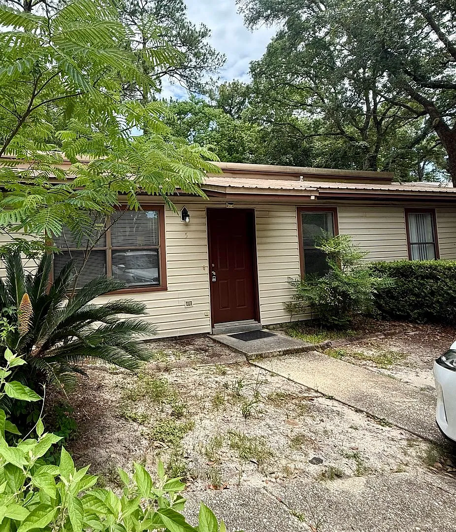 Building Photo - 913 Landry St #5