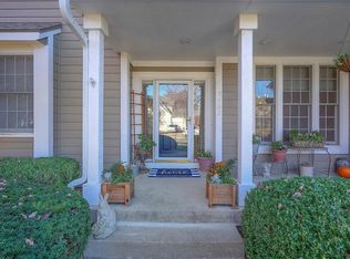 5402 Roundtree St, Shawnee, KS 66226