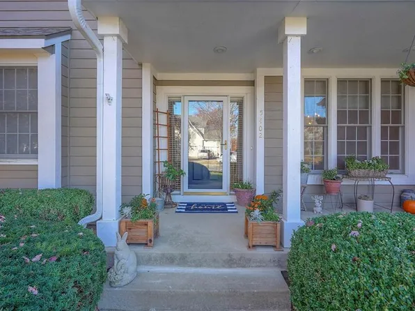 5402 Roundtree St, Shawnee, KS 66226