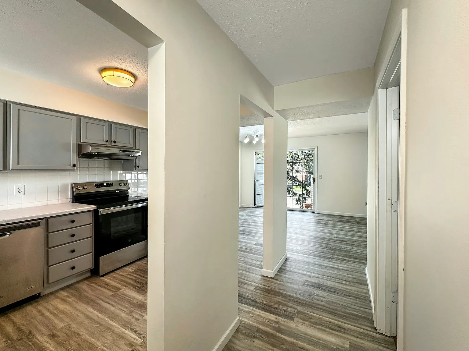 607 East Burnsville Parkway — Photo 3
