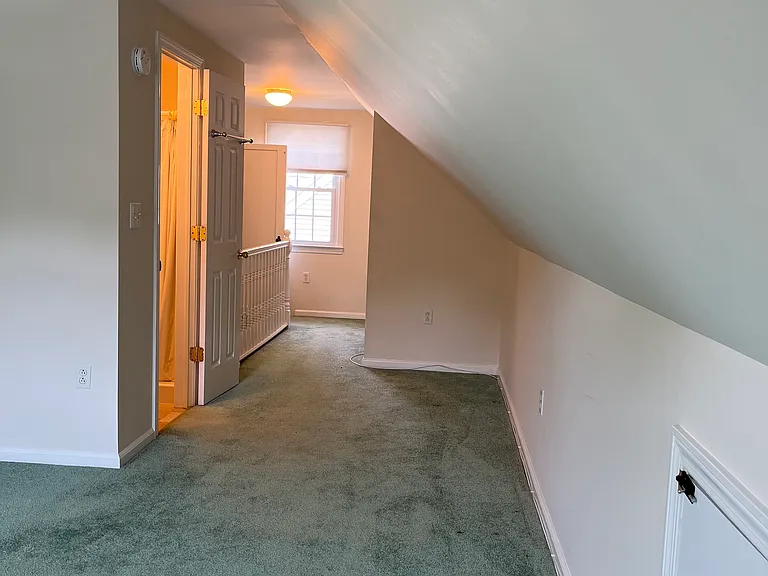 48 Spring Ln — Photo 24