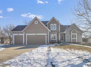 101 S Eastglen Dr, Raymore, MO 64083