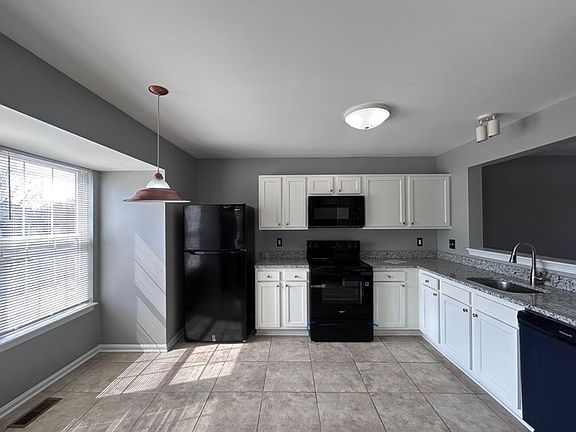 2nd image of 99 Tattersaul Ct