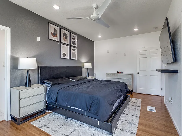 3121 Rutz St — Photo 15