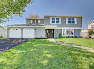 33 Starlight Rd, Howell, NJ 07731