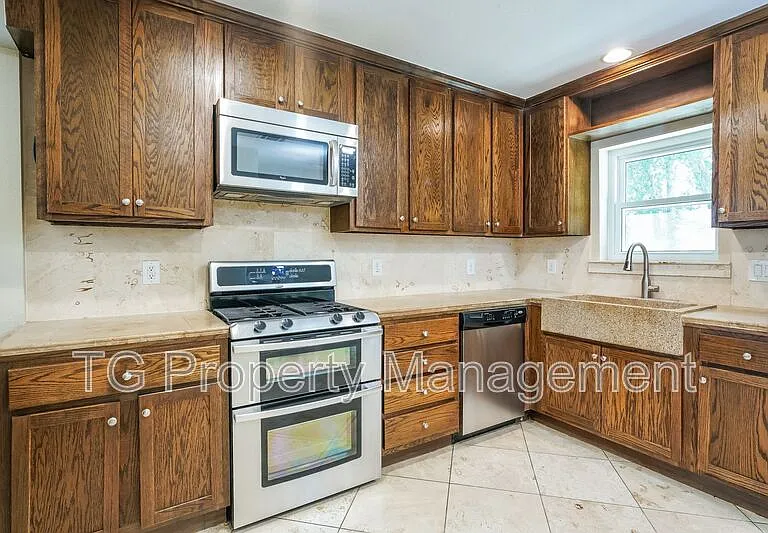 4536 Capitol Ave — Photo 5