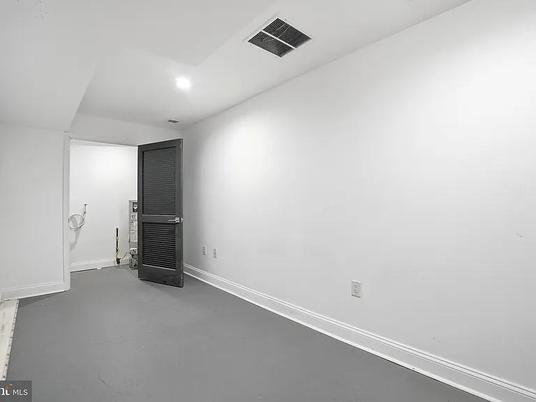 1807 Wylie St — Photo 31