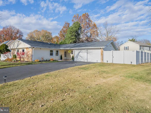 12324 Kemmerton Ln, Bowie, MD 20715