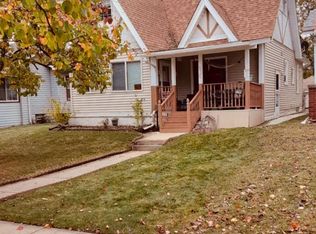 6524 Meadow Ln, Hammond, IN 46324