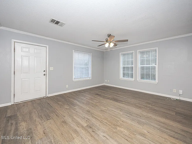 6003 E Lamar St — Photo 9
