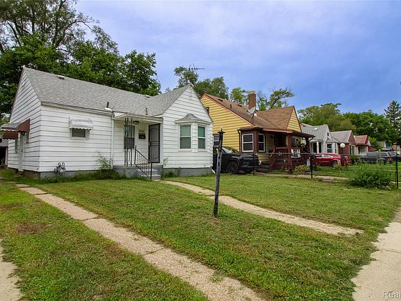 3rd image of 15383 Mark Twain St