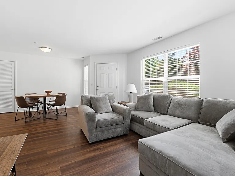 5301 Tudor Dr — Photo 7
