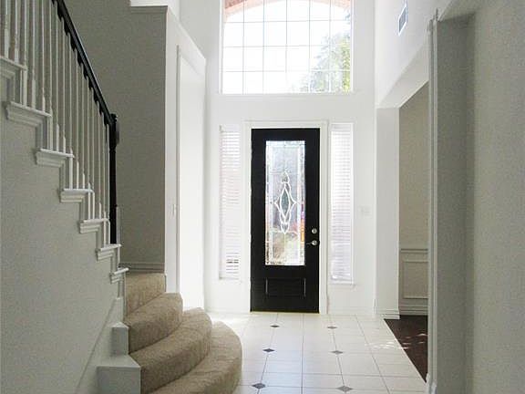 4th image of 105 Shasta Dr