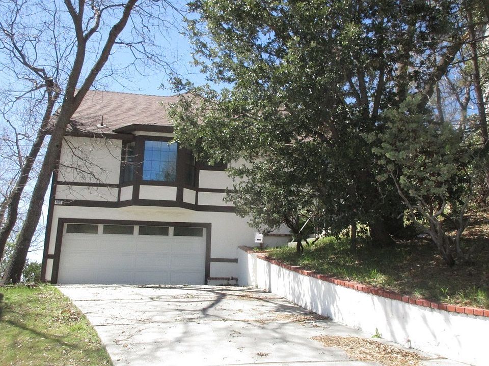 1st image of 1190 Yosemite Dr