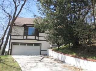 1190 Yosemite Dr, Lake Arrowhead, CA 92352
