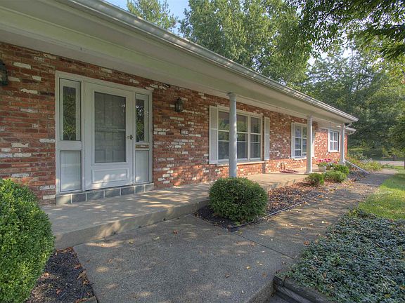 3rd image of 1701 Monticello Dr