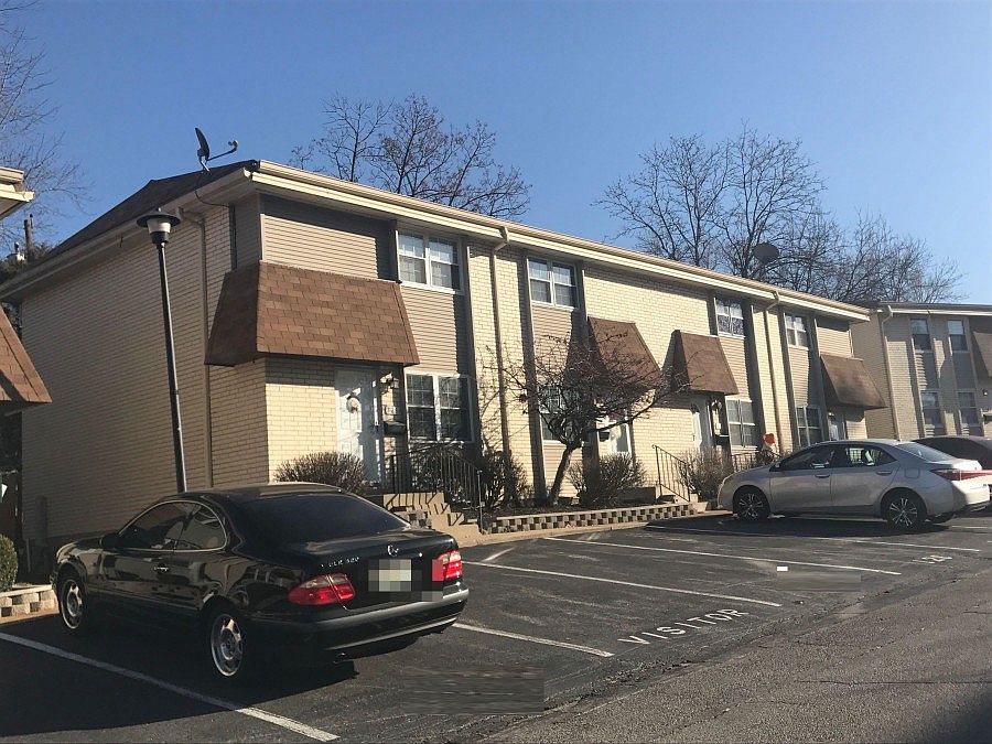 2nd image of 126 Burtonwood Dr