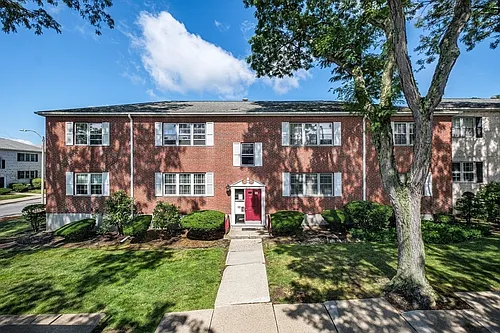 210 Lake Shore Rd #3 Photo 1