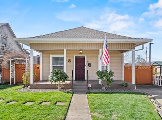 613 N Bartlett St, Medford, OR 97501