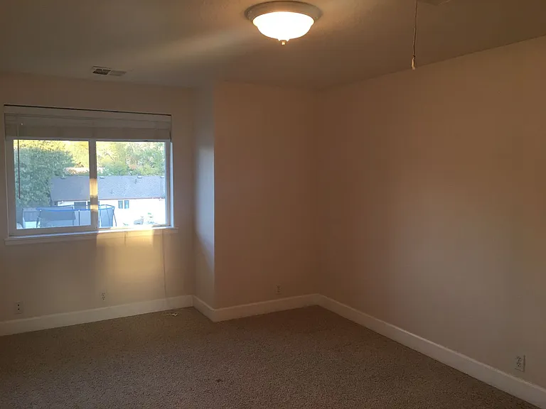 2057 Berwin Ln — Photo 36
