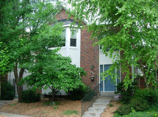 963 Morehouse Ln, Saint Louis, MO 63130