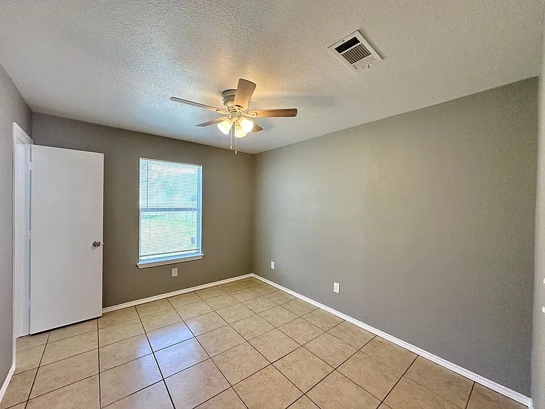 1704 Spring Rose Cir — Photo 29