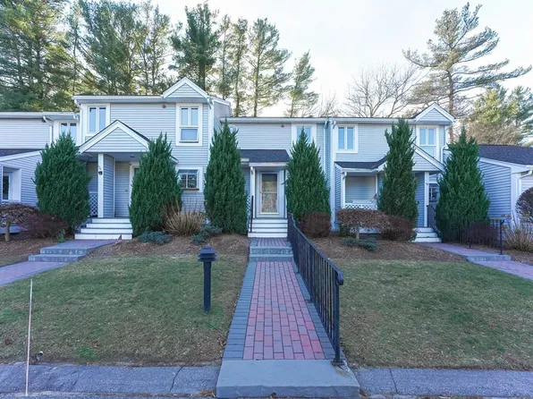 15 Dickinson Dr #B4, Taunton, MA 02780