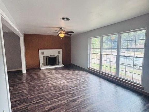 2nd image of 906 Carey Dr