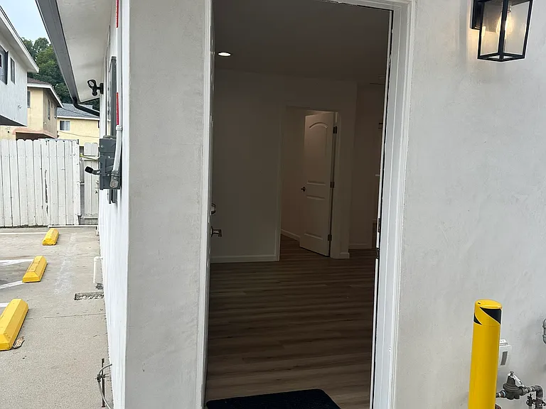 14529 Hartland St #14529 — Photo 19