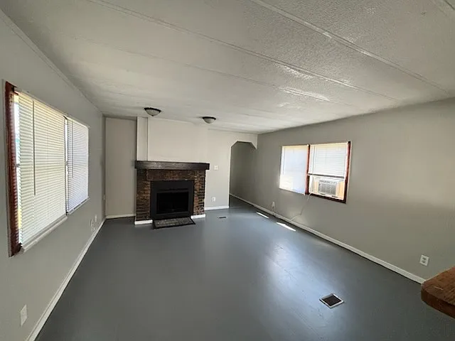 3 bed, 924 sqft, $782 — Photo 3