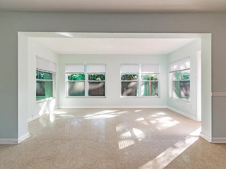 677 Oakwood Dr — Photo 20