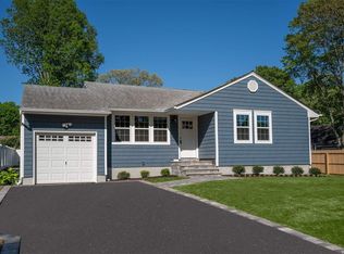 102 Dix Hills Rd, Huntington, NY 11743