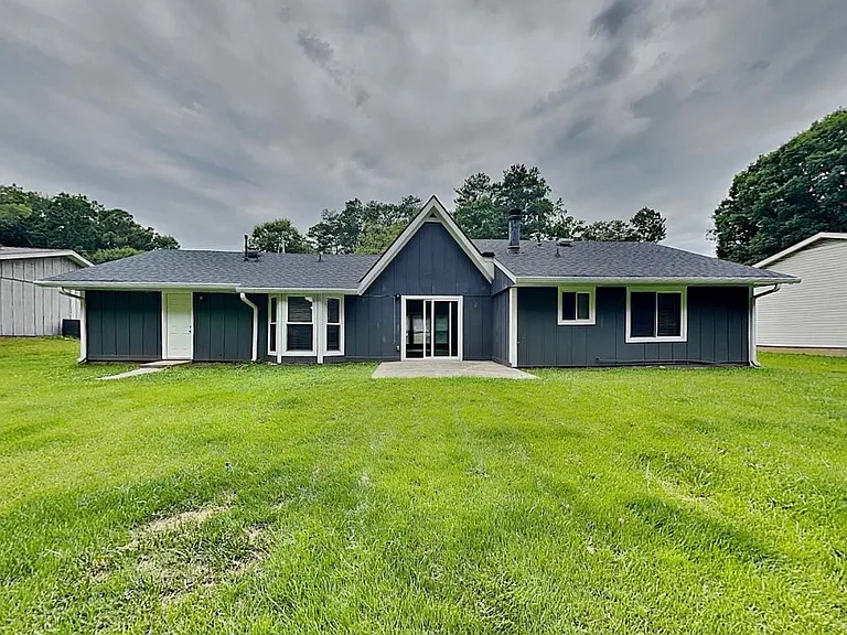 2621 Hereford Ct SW — Photo 10