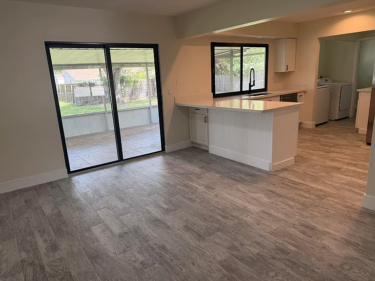1117 SE Stewart Rd — Photo 5