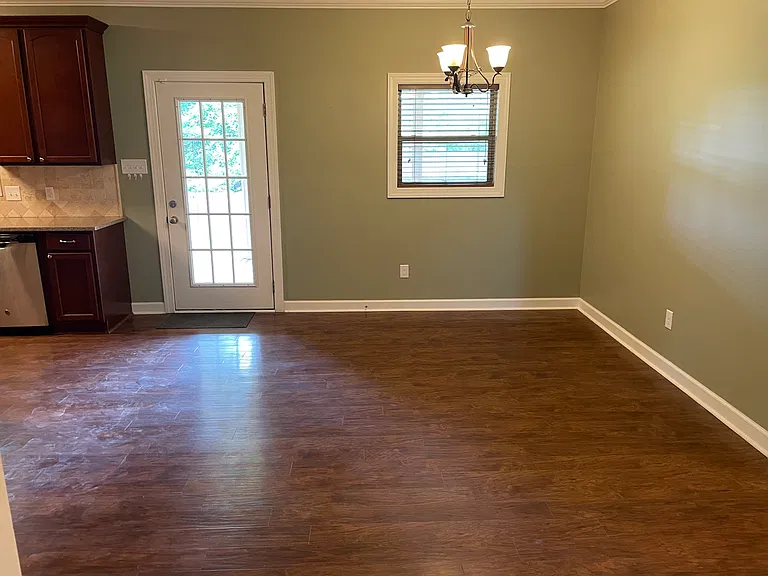 1003 S Maple St — Photo 10