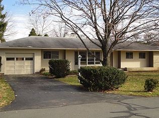 7 Harris Rd, Athens, OH 45701