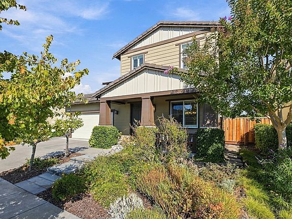 2nd image of 218 Saffron Court
