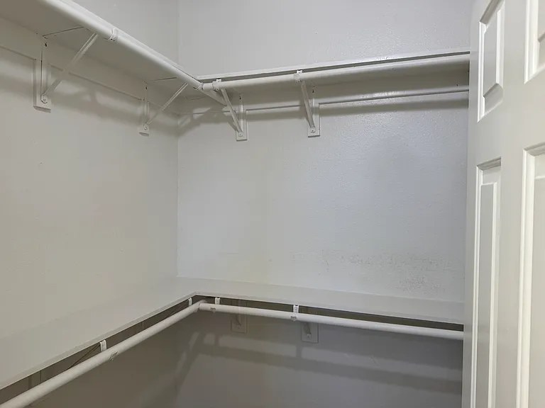 2222 W Vine Ave — Photo 21