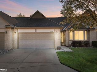 37760 Pebble Pointe Dr, Clinton Township, MI 48038