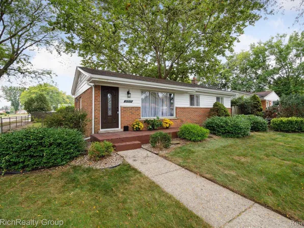 31511 Saint Martins St, Livonia, MI 48152