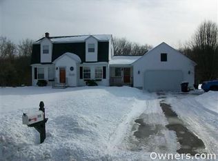 103 Pachaug River Dr, Griswold, CT 06351