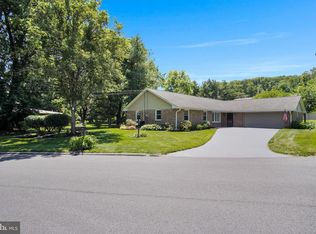 118 Sand Rd, Hershey, PA 17033