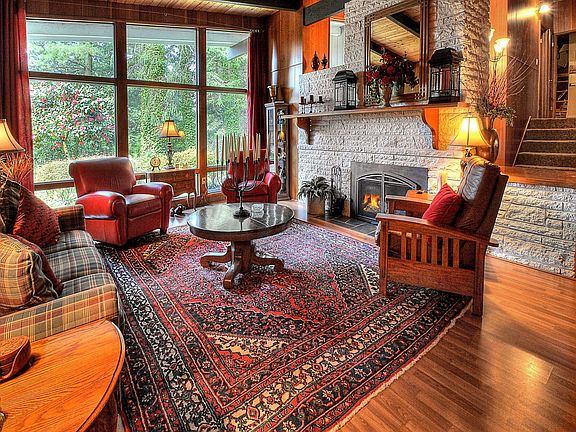 Beautiful living room with vaulted ceilings