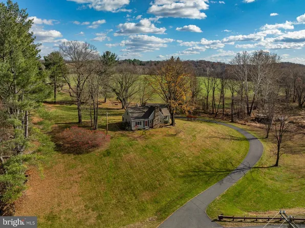 570 Lewisville Rd, Lincoln University, PA 19352