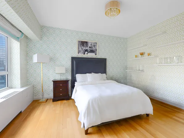 200 East 66th Street image 10 of 22