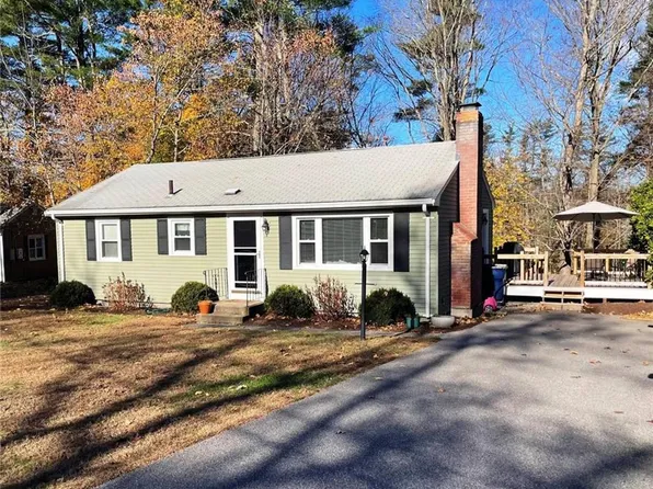 8 Vernon Rd, Medway, MA 02053