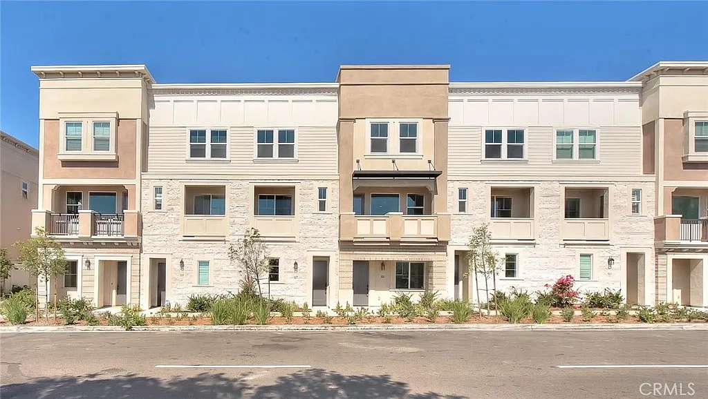 3 bed, 1480 sqft, $3,850 — Photo 2