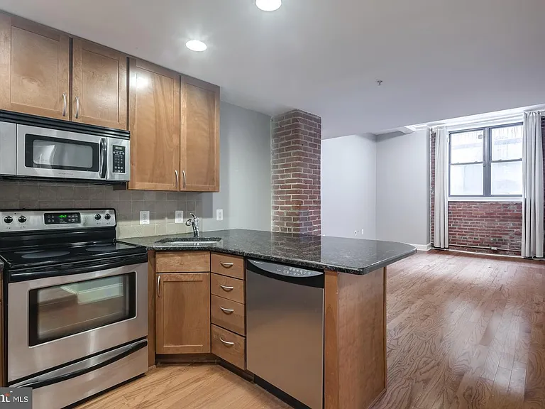 1100 S Broad St #15A — Photo 1