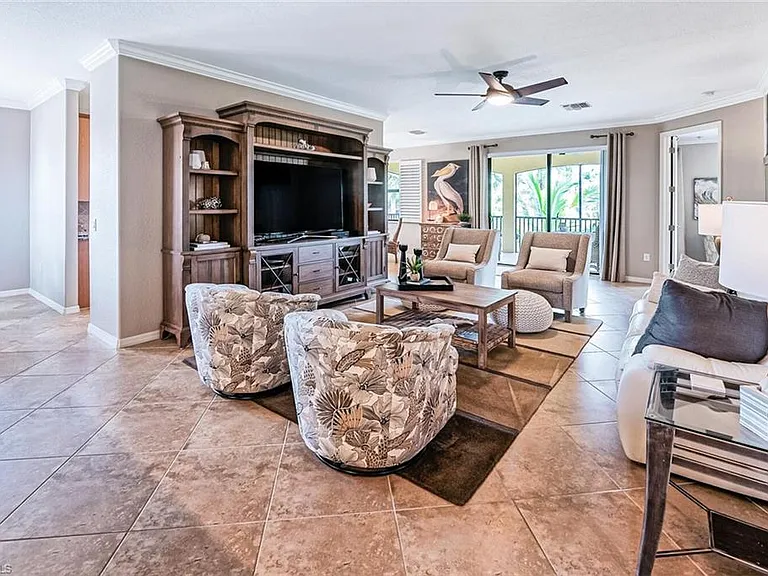 9107 Napoli Ct #201 — Photo 7